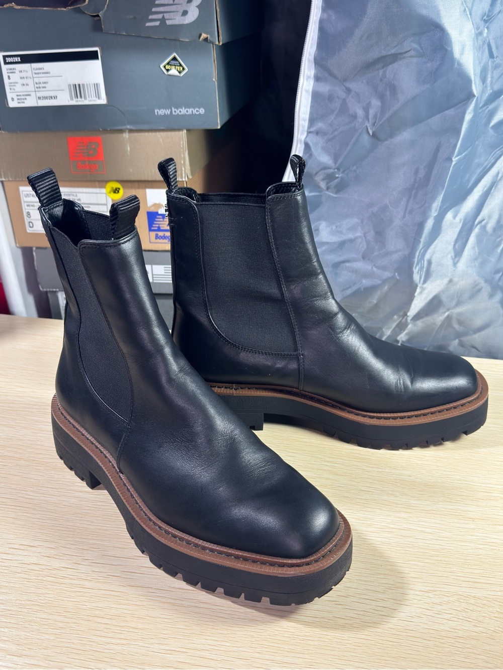 Sam Edelman Laguna Waterproof Lug Sole Black Leather Chelsea Ankle Boots Size 8
